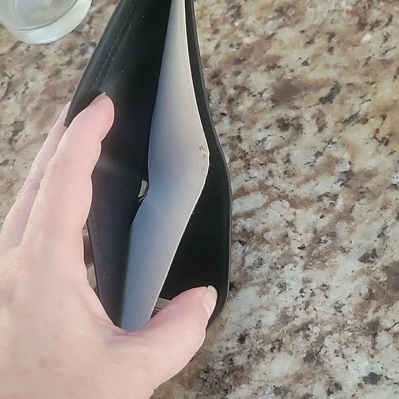 Mundi Black Leather Card Holder - Picture 5 of 5